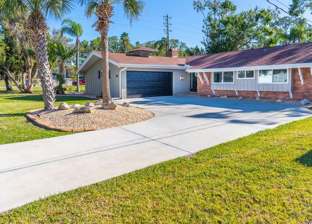Property at 2096 Church Creek Pt, Largo, FL 33774, 3 beds, 2 baths