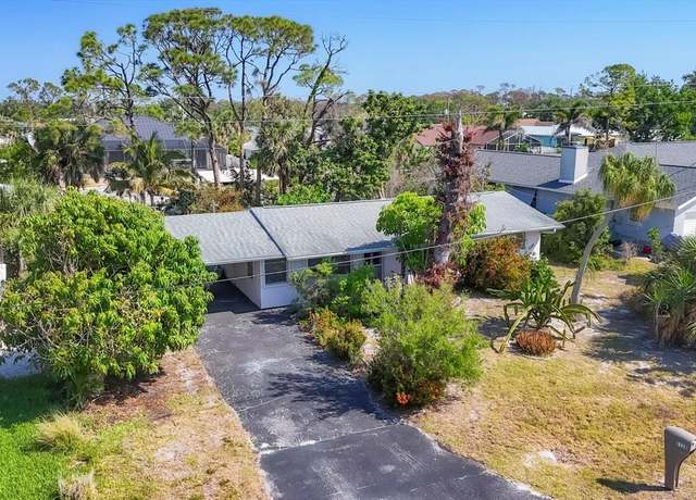 Property at 2128 Pennsylvania Ave, Englewood, FL 34224, 2 beds, 1 bath