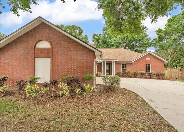 Property at 1205 Scottsland Dr, Lakeland, FL 33813, 4 beds, 2.5 baths