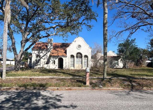 Property at 1827 2nd Ave E, Bradenton, FL 34208, 2 beds, 2 baths