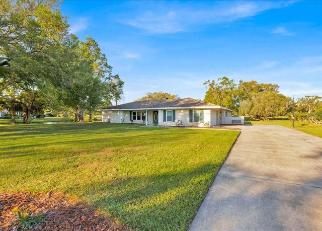 Property at 141 Greenfield Rd, Winter Haven, FL 33884, 4 beds, 3 baths