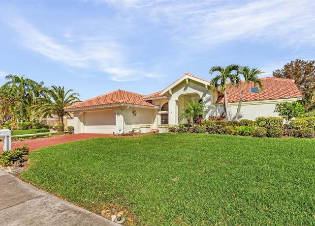 Property at 9714 Caloosa Yacht And Racquet Club Dr, Fort Myers, FL 33919, 3 beds, 2 baths