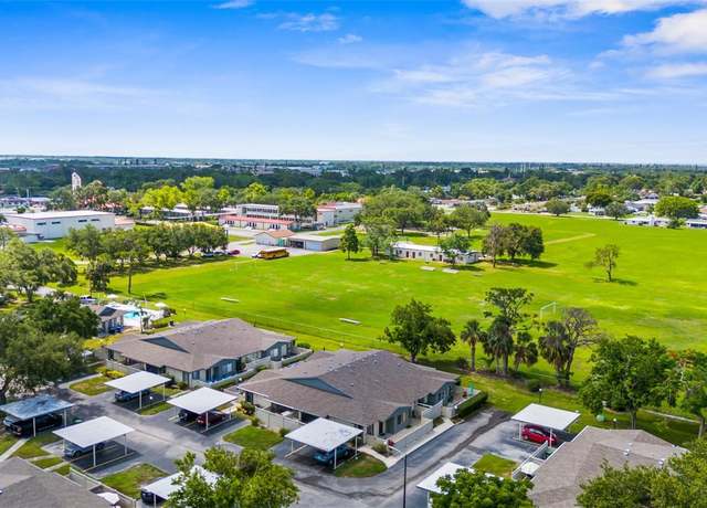 Property at 2915 29th Ave W, Bradenton, FL 34205, 2 beds, 2 baths