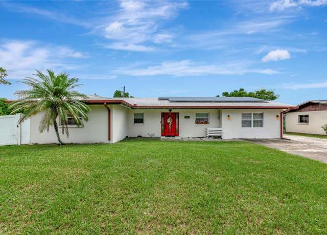 Property at 509 Ridgewood St NW, Port Charlotte, FL 33952, 3 beds, 3 baths