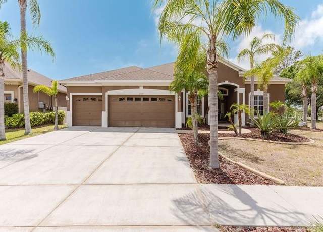 Property at 2707 Wood Pointe Dr, Holiday, FL 34691, 5 beds, 3 baths