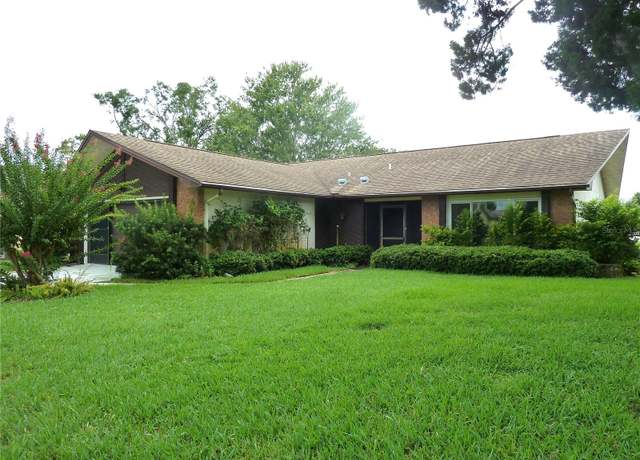 Property at 1350 Glengarry Dr, Palm Harbor, FL 34684, 2 beds, 2 baths