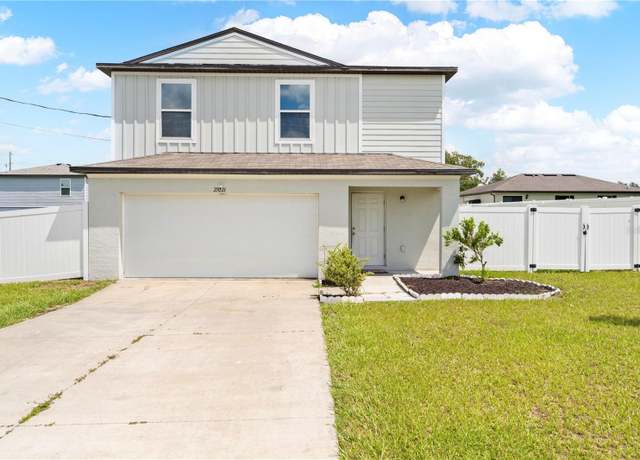 Property at 27001 Wakefield Dr, Brooksville, FL 34602, 3 beds, 2.5 baths