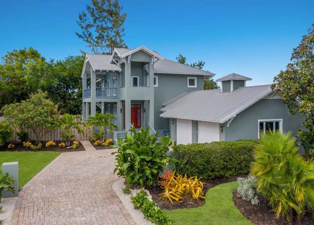 Property at 501 Reclinata Dr, Longboat Key, FL 34228, 3 beds, 3.5 baths