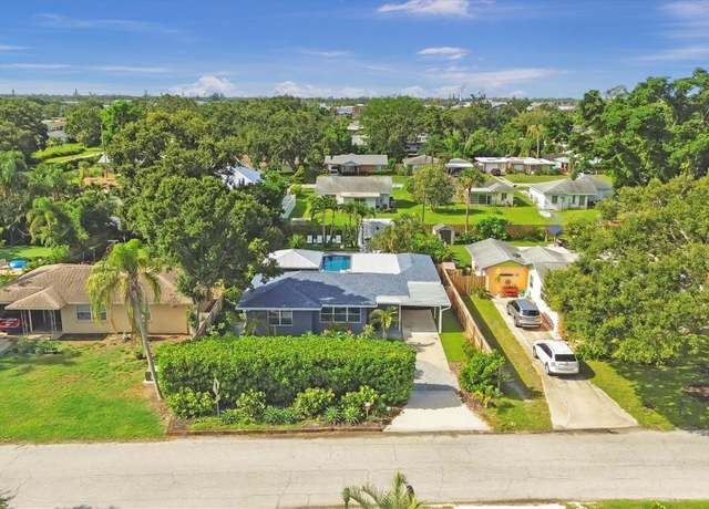 Property at 2154 Bougainvillea St, Sarasota, FL 34239, 3 beds, 2 baths