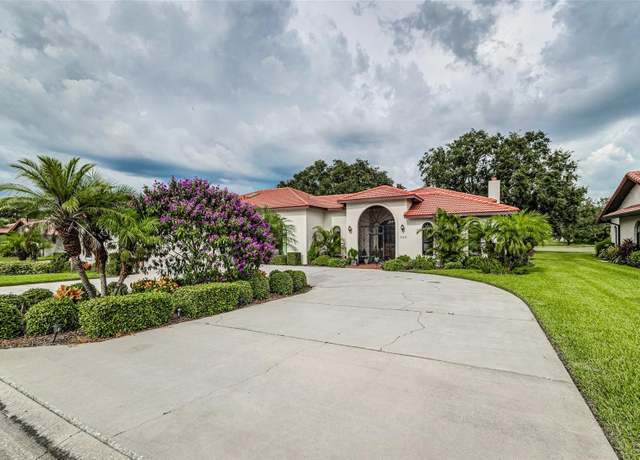 Property at 529 Clubhouse Dr, Lake Wales, FL 33898, 2 beds, 3.5 baths