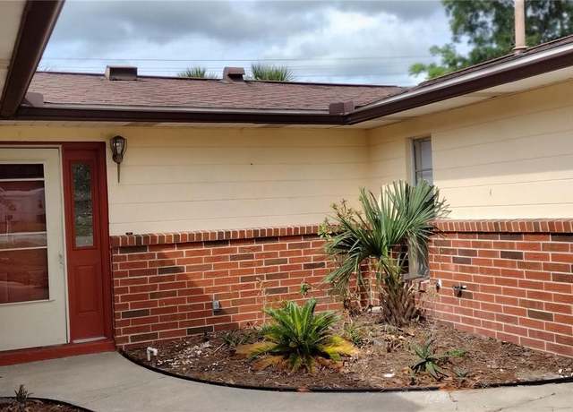 Property at 12 Brook Pl, Ocala, FL 34472, 3 beds, 2 baths