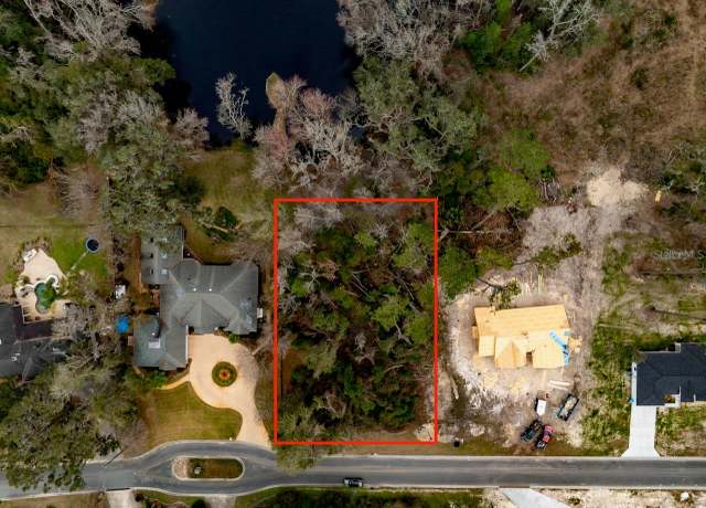 Property at 809 SE Evergreen Dr, Lake City, FL 32025
