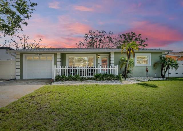 Property at 2025 Jefferson Ave, Dunedin, FL 34698, 2 beds, 2 baths