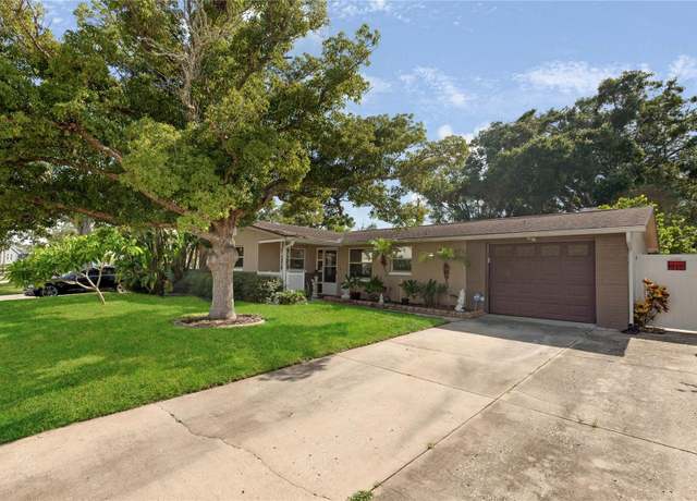 Property at 1345 Flotilla Dr, Holiday, FL 34690, 2 beds, 2.5 baths