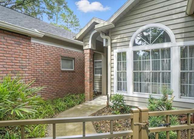 Property at 3952 NW 25th Cir, Gainesville, FL 32606, 2 beds, 2 baths