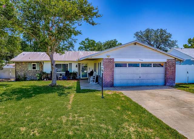Property at 10849 SE 73rd Ct, Belleview, FL 34420, 3 beds, 2 baths
