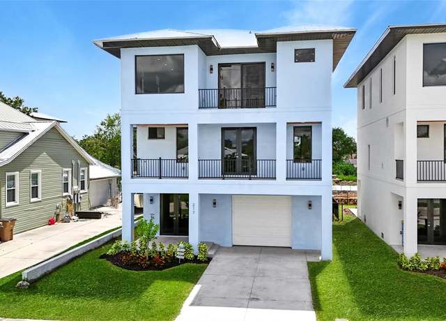 Property at 900 W Olympia Ave, Punta Gorda, FL 33950, 3 beds, 2.5 baths