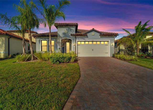 Property at 2318 5th St E, Palmetto, FL 34221, 3 beds, 3.5 baths
