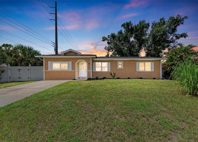 Property at 15 Tulane Rd, Venice, FL 34293, 3 beds, 2 baths