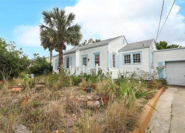 Property at 330 Phoenix Ave, Daytona Beach, FL 32118, 4 beds, 2.5 baths