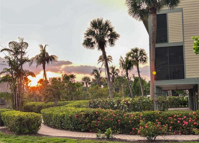 Property at 16750 Bocilla Palms Dr #74, Bokeelia, FL 33922, 2 beds, 2.5 baths