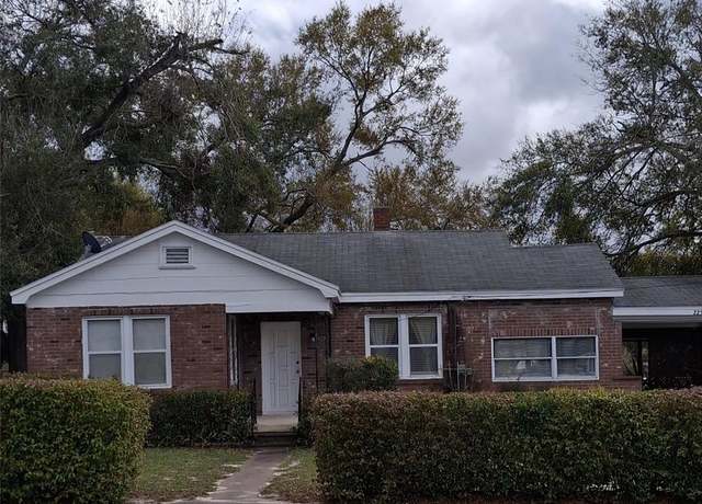 Property at 225 E Cummings St, Lake Alfred, FL 33850, 3 beds, 2 baths