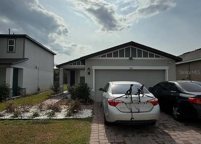 Property at 3342 Curlew Ave, Leesburg, FL 34748, 4 beds, 2 baths