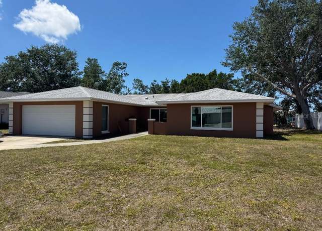 Property at 4212 Pasadena Cir, Sarasota, FL 34233, 3 beds, 2 baths