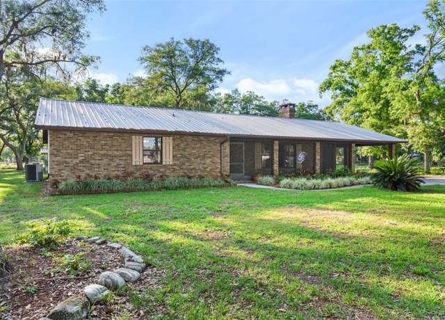 Property at 1528 Walker Rd, Lakeland, FL 33810, 3 beds, 2 baths