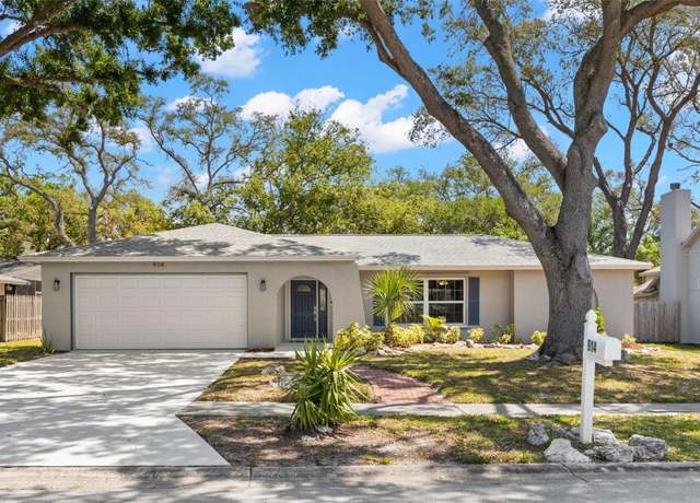 Property at 914 Woodland Dr, Palm Harbor, FL 34683, 3 beds, 2 baths