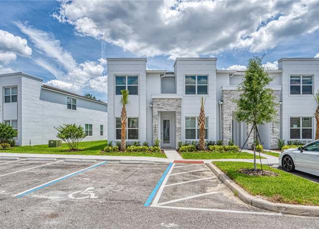 Property at 17444 Hidden Forest Dr, Clermont, FL 34714, 4 beds, 3 baths
