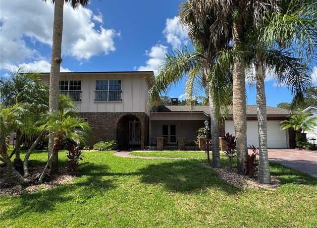 Property at 8 Felicia Ct, Palm Coast, FL 32137, 4 beds, 3.5 baths