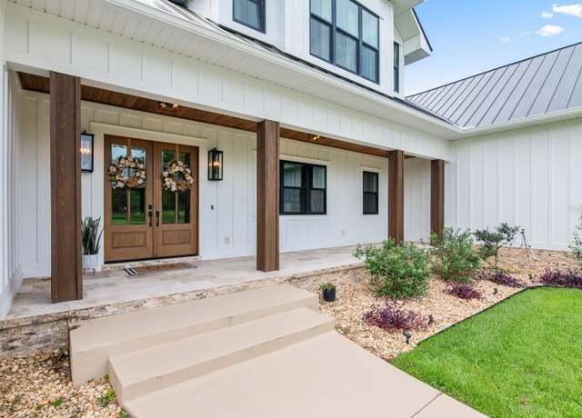 Property at 4025 NW 159th Dr, Newberry, FL 32669, 4 beds, 4.5 baths