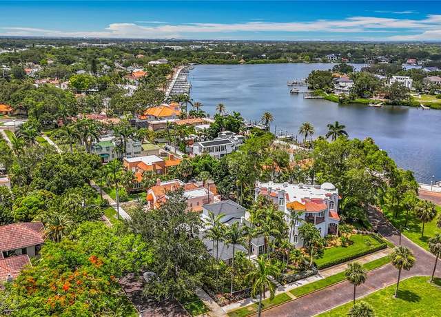 Property at 301 23rd Ave NE, St Petersburg, FL 33704, 3 beds, 3.5 baths