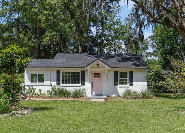 Property at 1040 NE 10th Ave, Gainesville, FL 32601, 3 beds, 1 bath