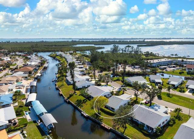 Property at 4721 Mount Vernon Dr, Bradenton, FL 34210, 2 beds, 2 baths