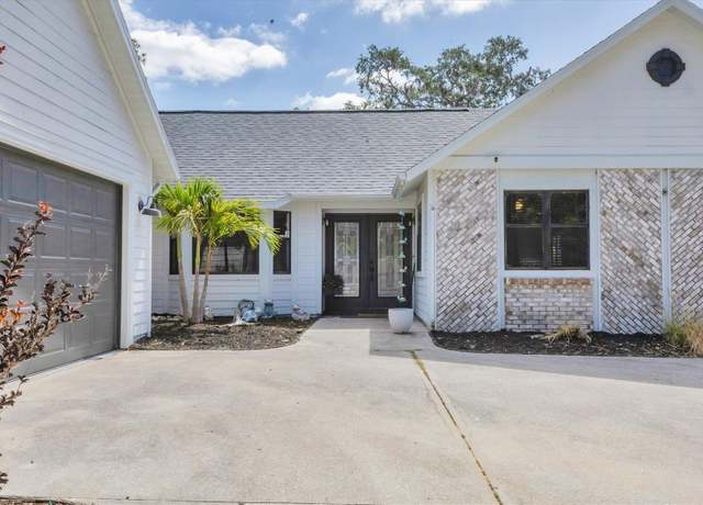 Property at 2049 E Leewynn Dr, Sarasota, FL 34240, 3 beds, 2 baths