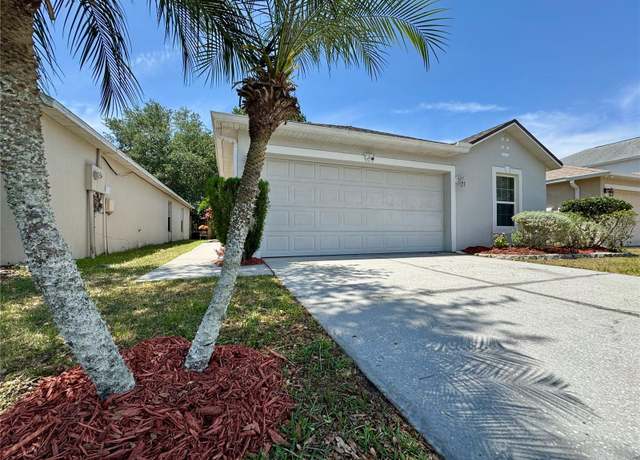 Property at 2076 Whispering Trails Blvd, Winter Haven, FL 33884, 3 beds, 2 baths