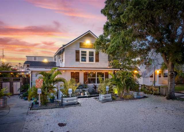 Property at 3365 57th Ave N, St Petersburg, FL 33714, 9 beds, 9 baths