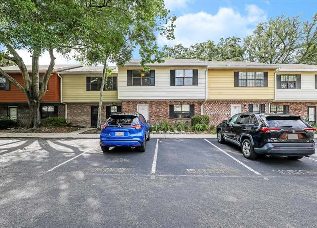 Property at 503 Kettering Way, Orange Park, FL 32073, 3 beds, 2.5 baths
