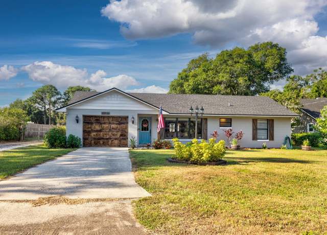 Property at 13936 Donovan Ln, Grand Island, FL 32735, 2 beds, 2 baths