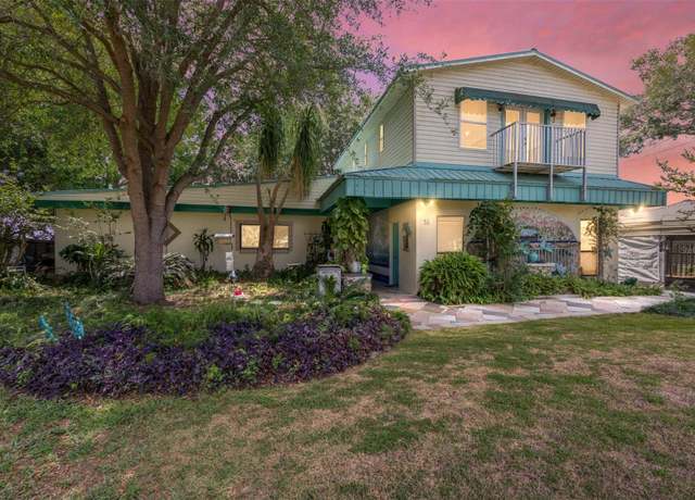 Property at 31 SE Chinica Dr, Summerfield, FL 34491, 2 beds, 2 baths
