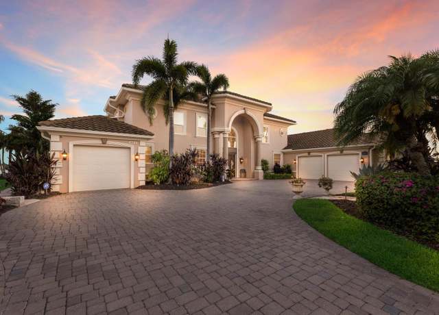 Property at 801 3rd St E, Palmetto, FL 34221, 6 beds, 5.5 baths