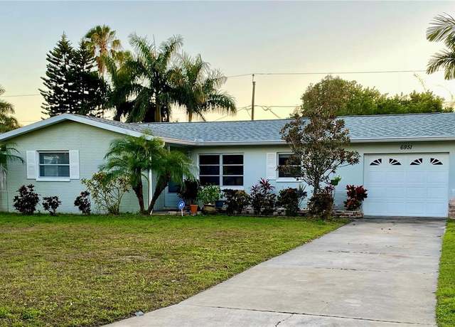 Property at 6951 S Shore Dr S, South Pasadena, FL 33707, 3 beds, 2 baths
