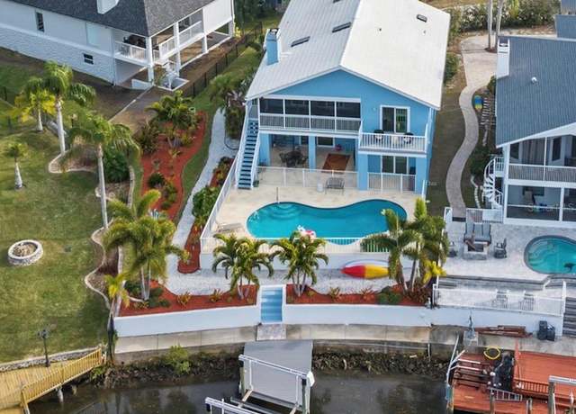 Property at 6029 Bayway Ct, New Port Richey, FL 34652, 4 beds, 3 baths