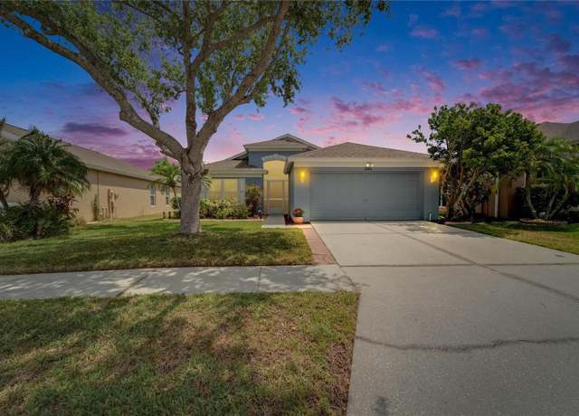 Property at 1040 Summer Breeze Dr, Brandon, FL 33511, 4 beds, 2 baths