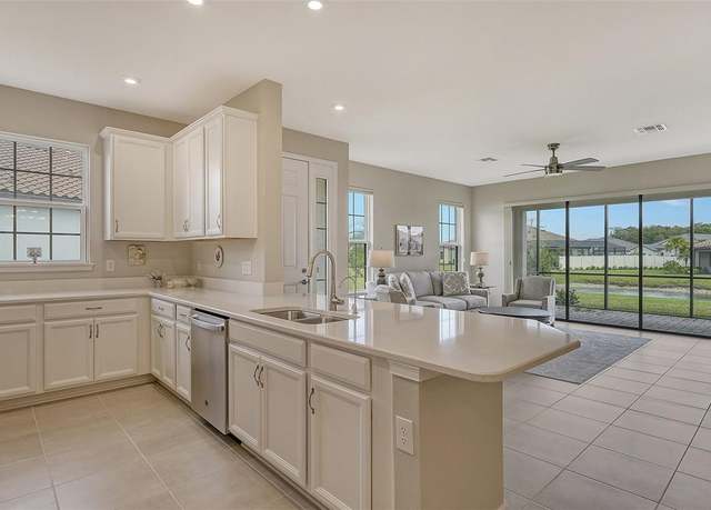 Property at 5431 Taliaferro Ct, Palmetto, FL 34221, 2 beds, 2.5 baths