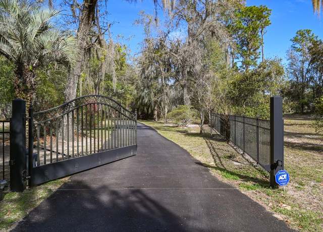 Property at 397 SE County RD 18a, Starke, FL 32091, 3 beds, 2 baths