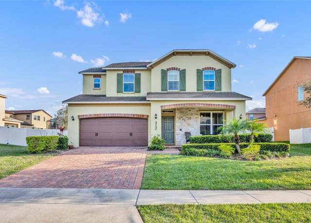Property at 2727 Retriever Dr, Clermont, FL 34711, 4 beds, 2.5 baths