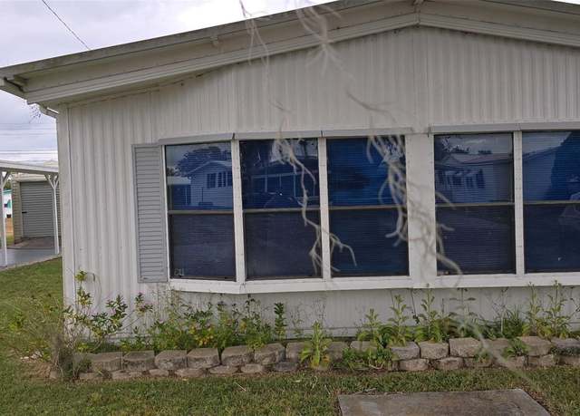 Property at 226 Martin Dr, Lakeland, FL 33809, 2 beds, 2 baths